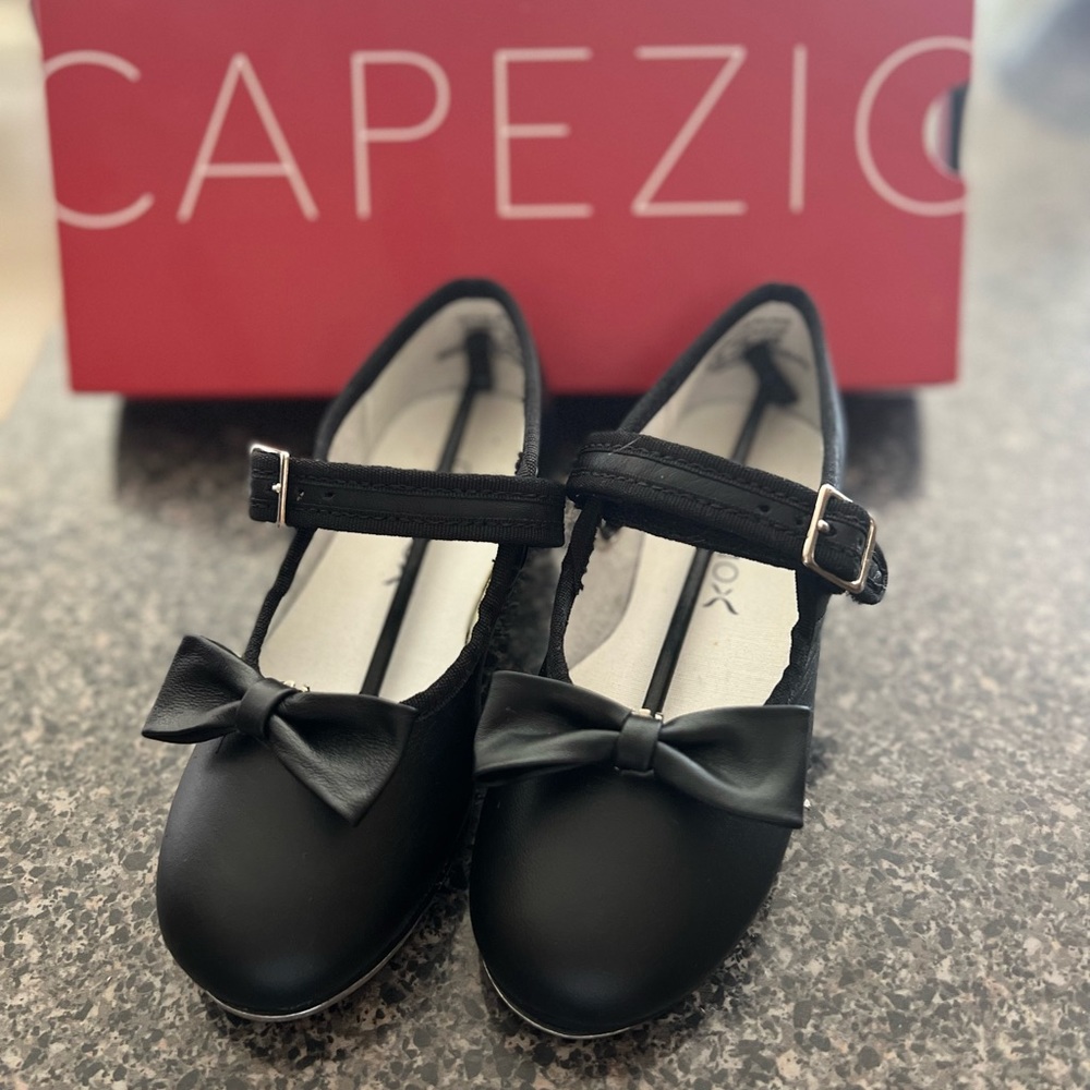 Like New Capezio Toddler Girls Tap Dancing Shoes